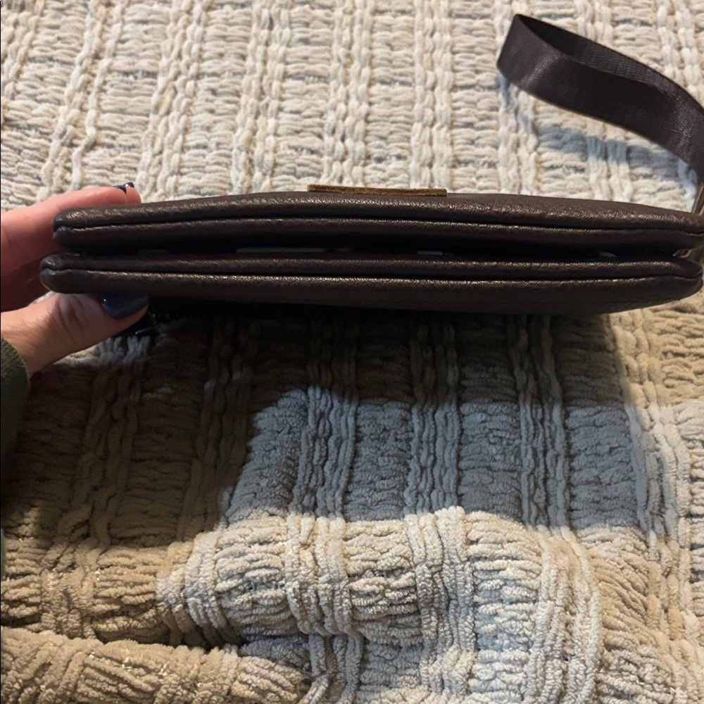 Wrangler Dark Brown Leather Wristlet/crossbody - Picture 7 of 7
